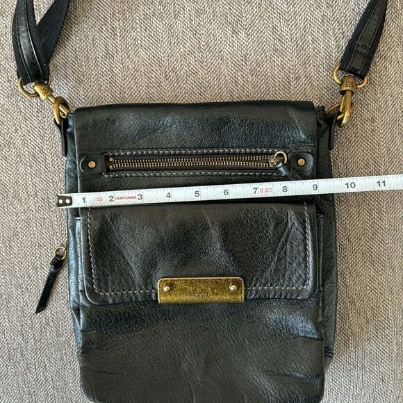 The Sak Women’s Black Leather Crossbody Messenger Bag Multi Functional Pockets - Picture 7 of 16